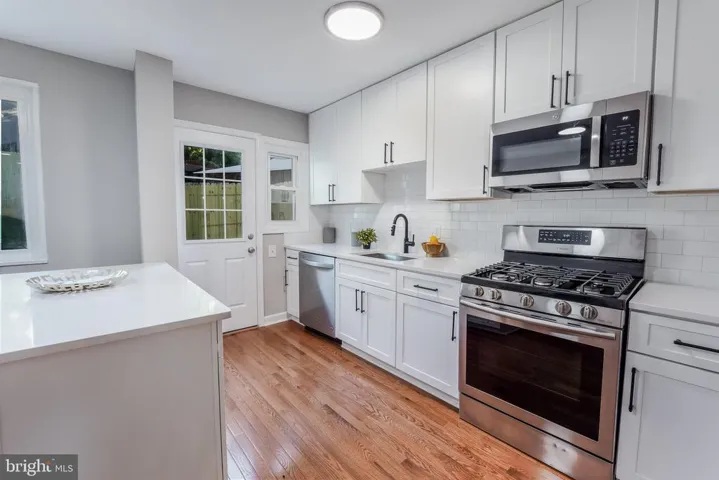 1602 W St Ne, Washington, District of Columbia 20018