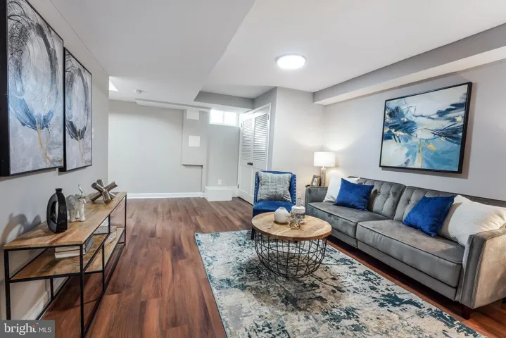 1602 W St Ne, Washington, District of Columbia 20018