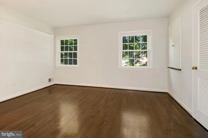 2401 Claremont Dr, Falls Church, Virginia 22043