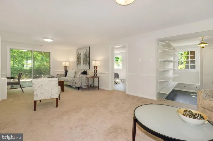 2401 Claremont Dr, Falls Church, Virginia 22043