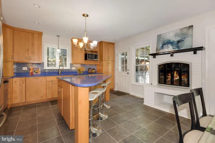 2401 Claremont Dr, Falls Church, Virginia 22043