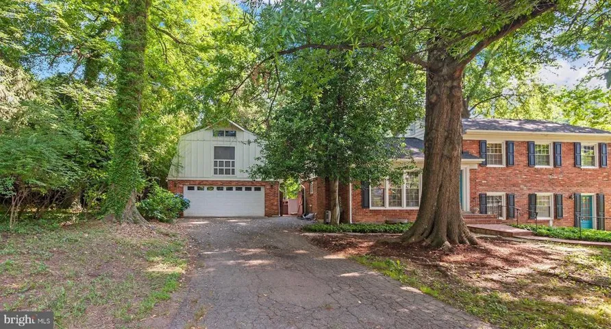 2401 Claremont Dr, Falls Church, Virginia 22043
