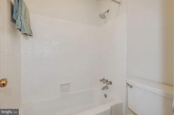 2401 Claremont Dr, Falls Church, Virginia 22043