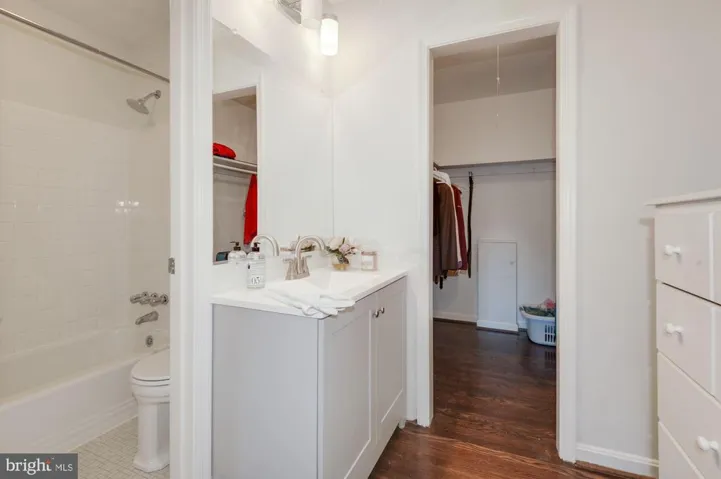 2401 Claremont Dr, Falls Church, Virginia 22043
