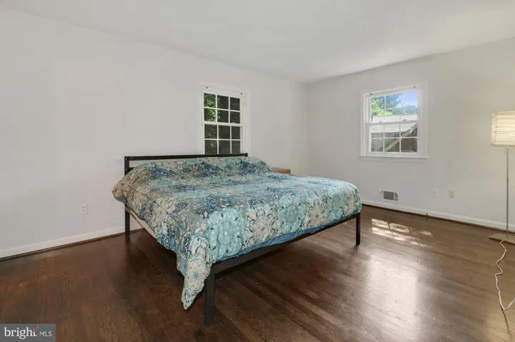 2401 Claremont Dr, Falls Church, Virginia 22043