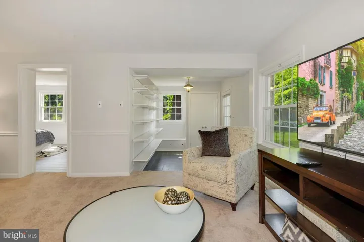 2401 Claremont Dr, Falls Church, Virginia 22043