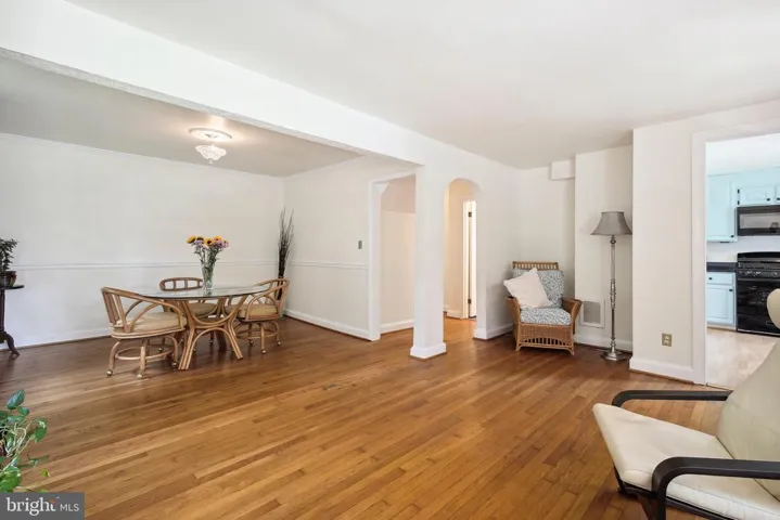 122 S Spring St, Falls Church, Virginia 22046