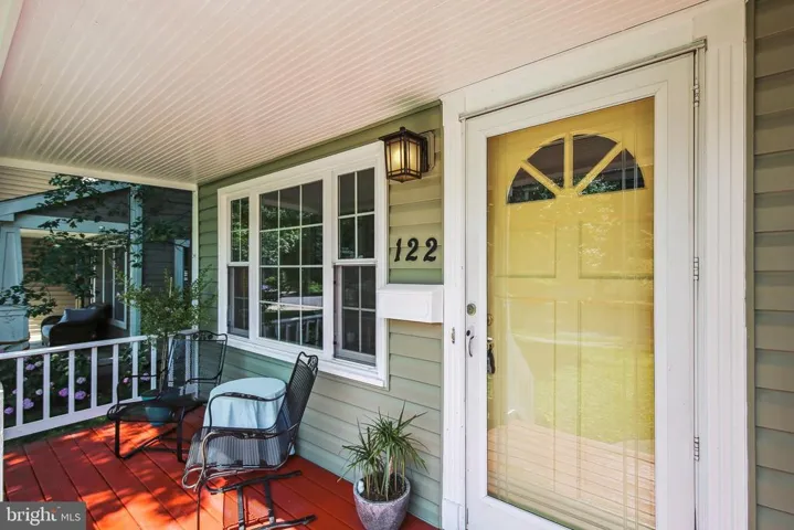 122 S Spring St, Falls Church, Virginia 22046