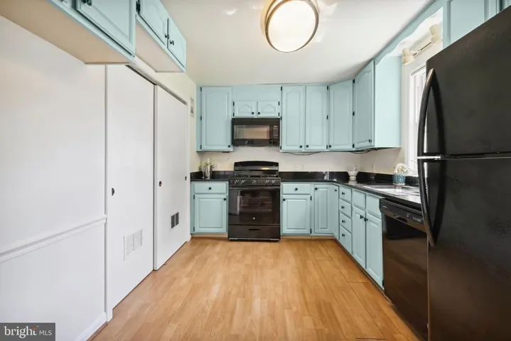 122 S Spring St, Falls Church, Virginia 22046