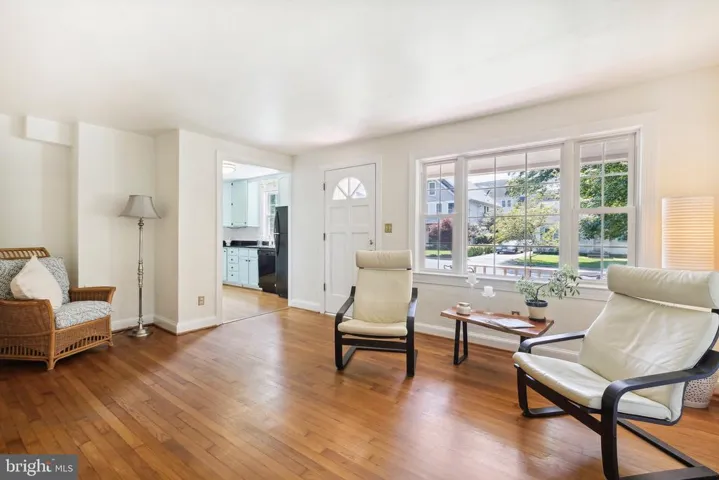 122 S Spring St, Falls Church, Virginia 22046