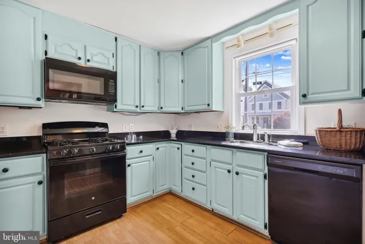 122 S Spring St, Falls Church, Virginia 22046