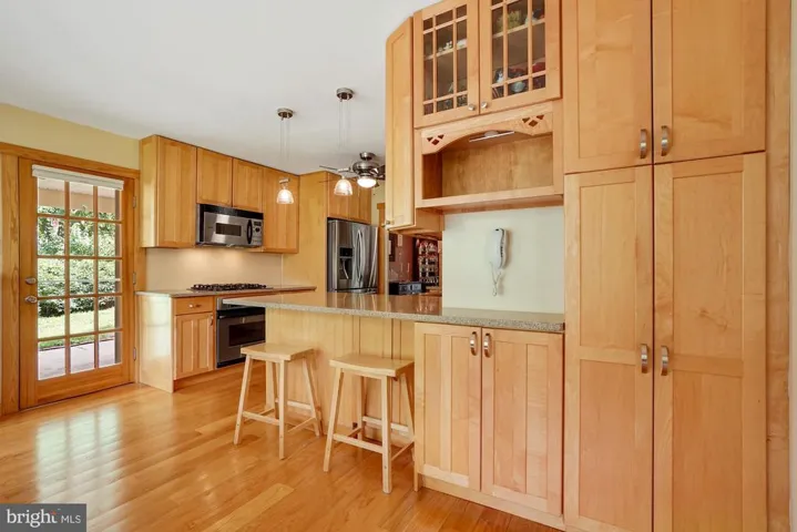 8703 Lothbury Ct, Fairfax, Virginia 22031