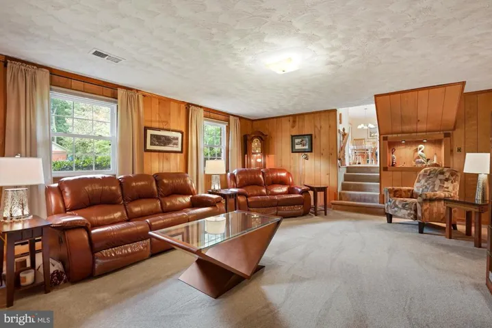 8703 Lothbury Ct, Fairfax, Virginia 22031