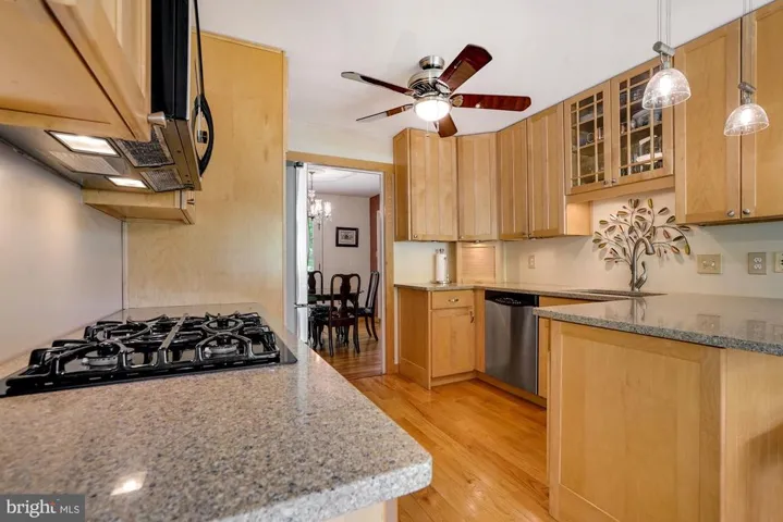 8703 Lothbury Ct, Fairfax, Virginia 22031