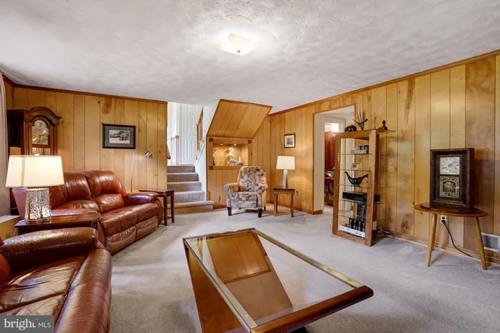 8703 Lothbury Ct, Fairfax, Virginia 22031
