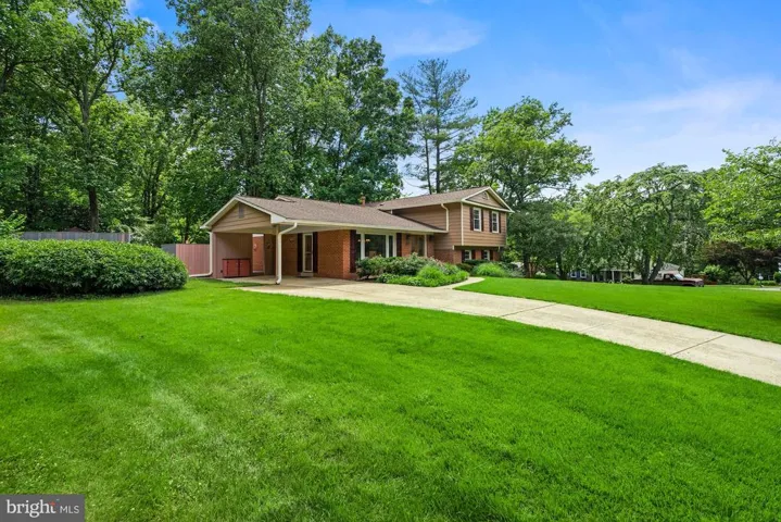 8703 Lothbury Ct, Fairfax, Virginia 22031