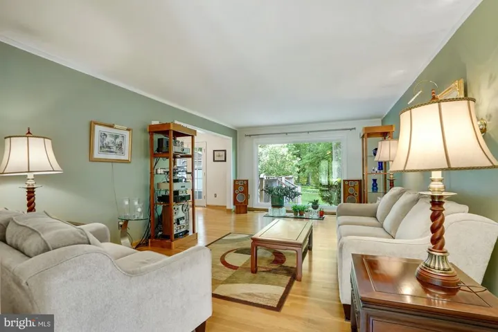 8703 Lothbury Ct, Fairfax, Virginia 22031