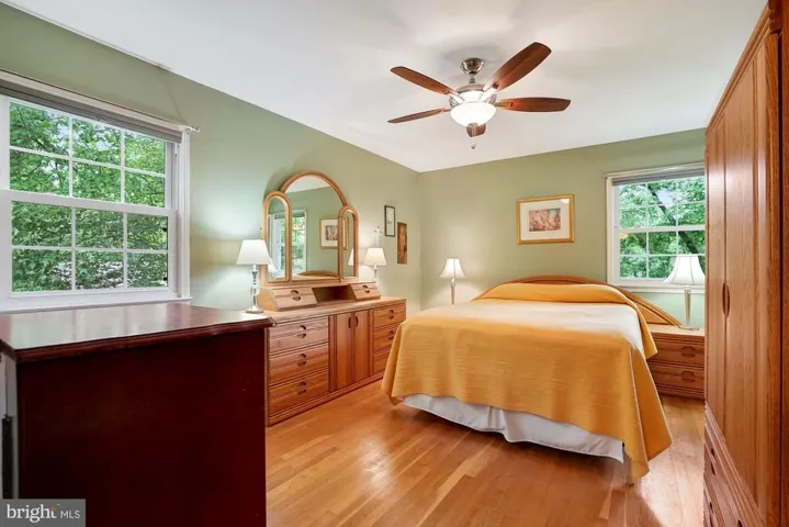 8703 Lothbury Ct, Fairfax, Virginia 22031