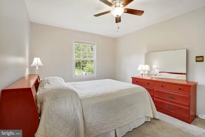 8703 Lothbury Ct, Fairfax, Virginia 22031