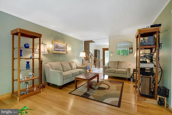 8703 Lothbury Ct, Fairfax, Virginia 22031