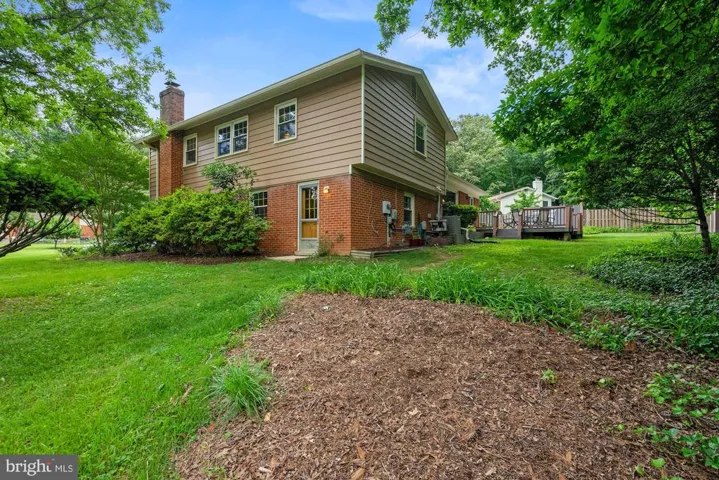 8703 Lothbury Ct, Fairfax, Virginia 22031
