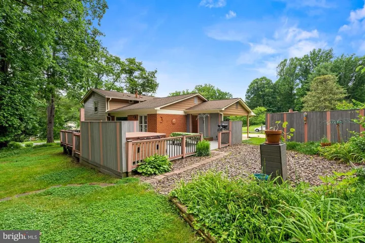 8703 Lothbury Ct, Fairfax, Virginia 22031