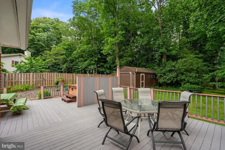 8703 Lothbury Ct, Fairfax, Virginia 22031