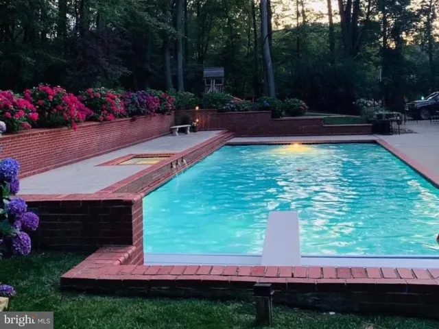 10511 William Terry Dr, Vienna, Virginia 22181