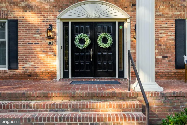 10511 William Terry Dr, Vienna, Virginia 22181