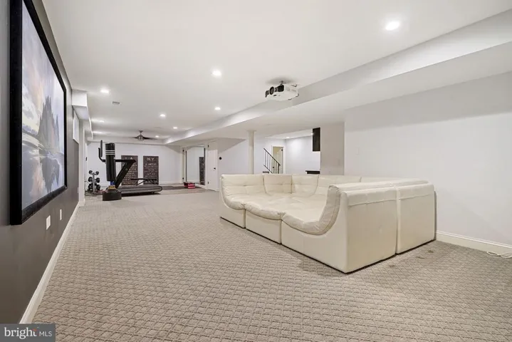 10511 William Terry Dr, Vienna, Virginia 22181