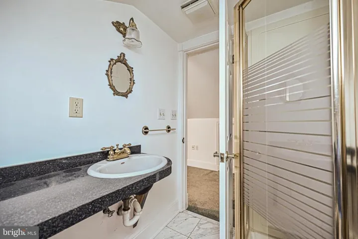 310 Shadow Walk, Falls Church, Virginia 22046