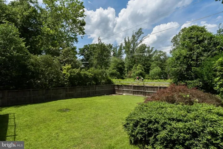 310 Shadow Walk, Falls Church, Virginia 22046