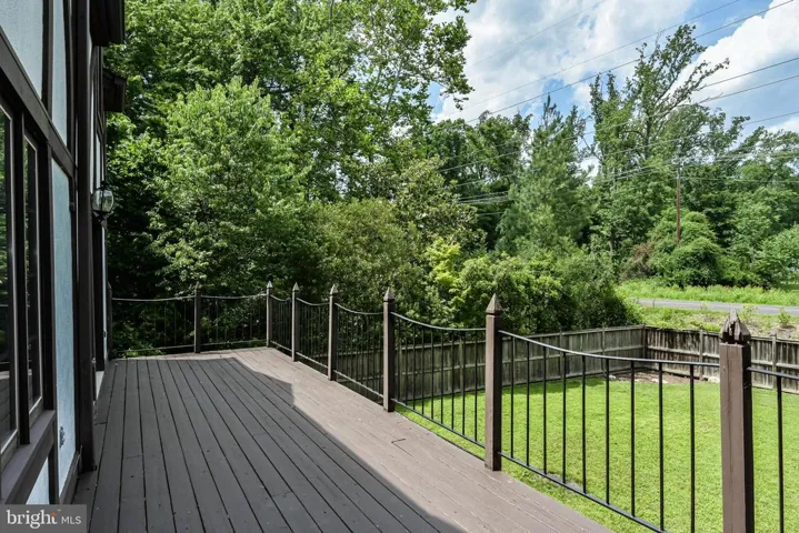 310 Shadow Walk, Falls Church, Virginia 22046