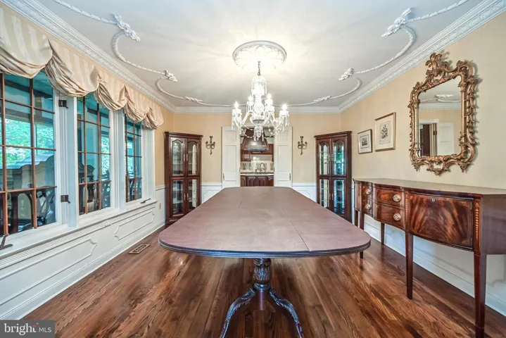 310 Shadow Walk, Falls Church, Virginia 22046