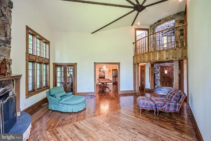 310 Shadow Walk, Falls Church, Virginia 22046