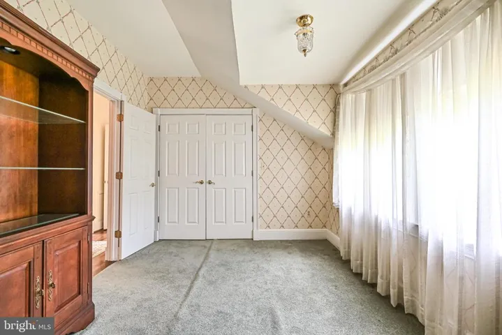 310 Shadow Walk, Falls Church, Virginia 22046