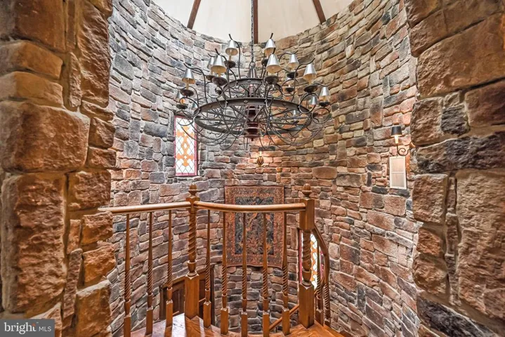 310 Shadow Walk, Falls Church, Virginia 22046