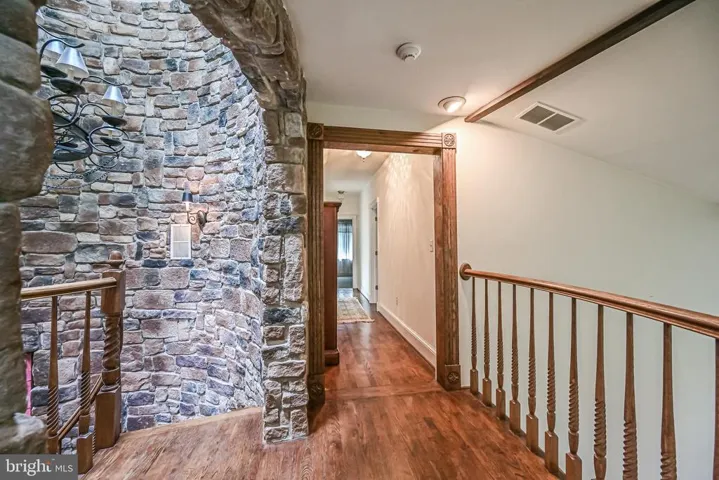 310 Shadow Walk, Falls Church, Virginia 22046
