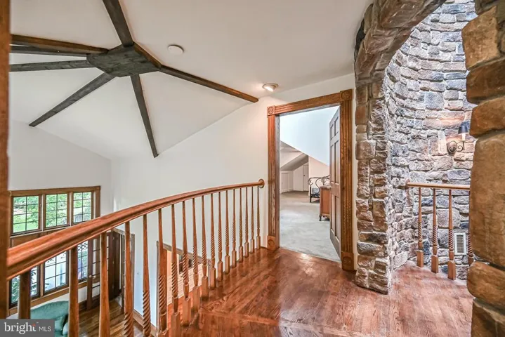 310 Shadow Walk, Falls Church, Virginia 22046