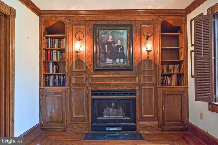 310 Shadow Walk, Falls Church, Virginia 22046
