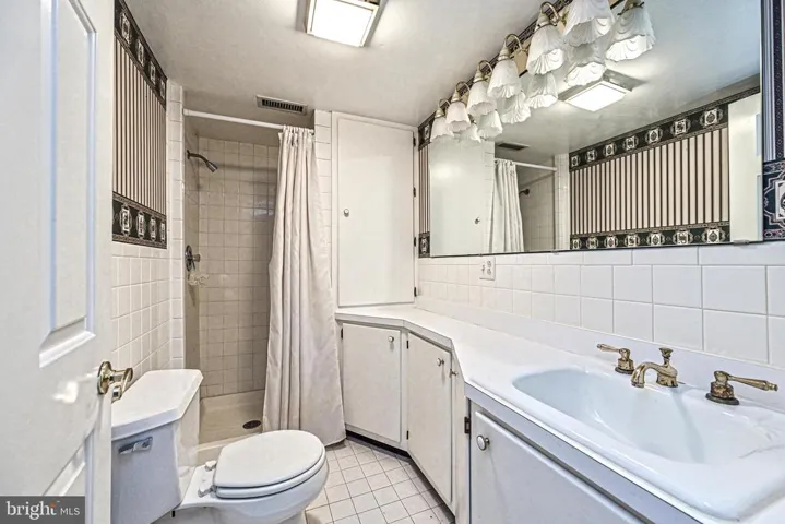 310 Shadow Walk, Falls Church, Virginia 22046
