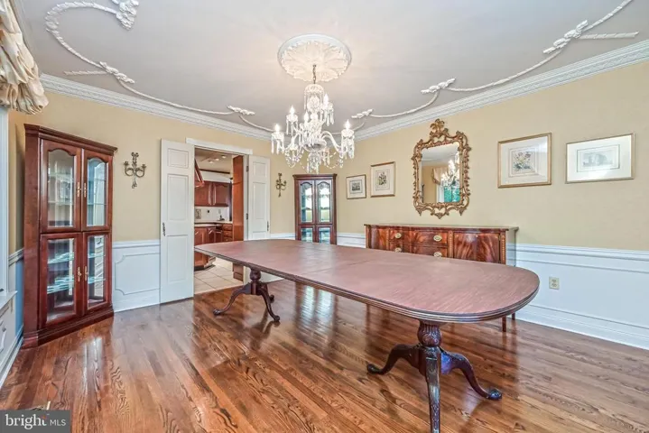 310 Shadow Walk, Falls Church, Virginia 22046