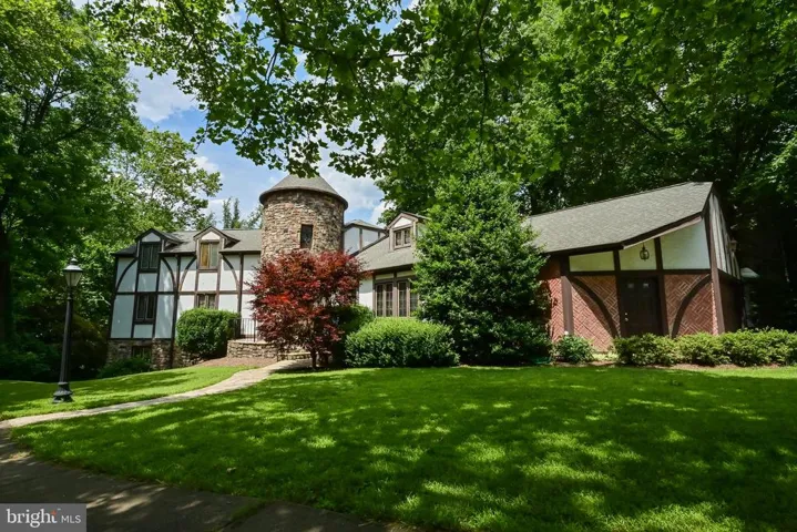 310 Shadow Walk, Falls Church, Virginia 22046
