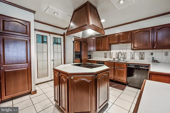 310 Shadow Walk, Falls Church, Virginia 22046