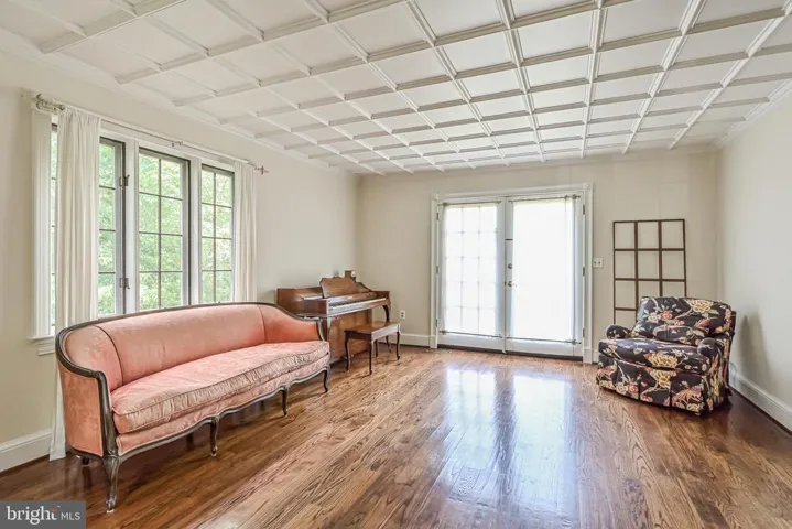 310 Shadow Walk, Falls Church, Virginia 22046