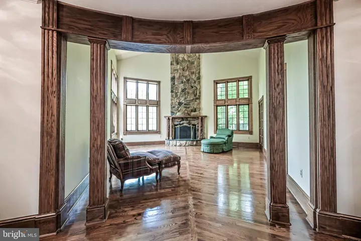 310 Shadow Walk, Falls Church, Virginia 22046
