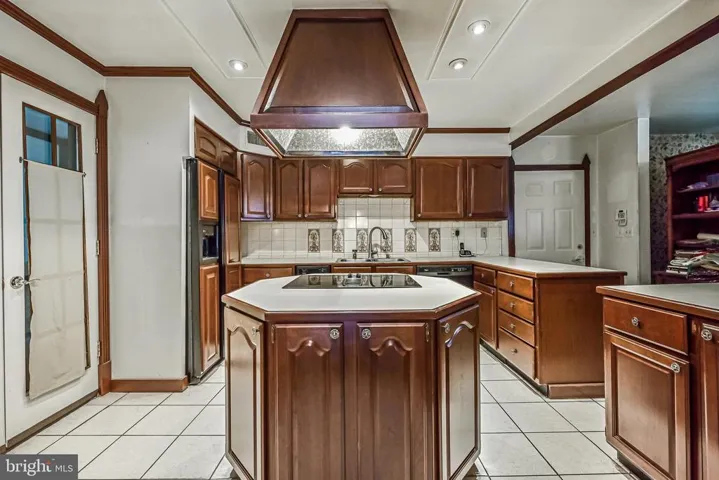 310 Shadow Walk, Falls Church, Virginia 22046