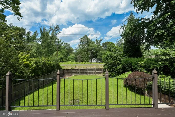 310 Shadow Walk, Falls Church, Virginia 22046