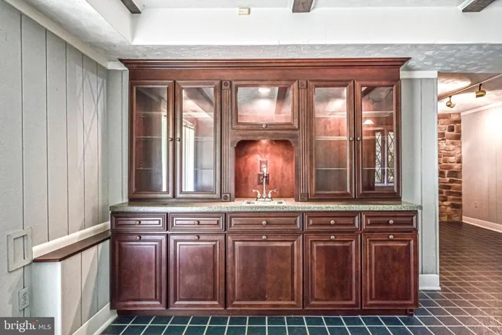 310 Shadow Walk, Falls Church, Virginia 22046