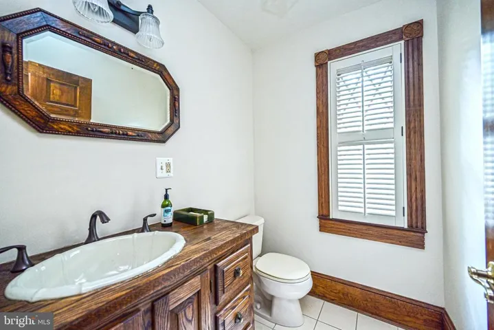 310 Shadow Walk, Falls Church, Virginia 22046